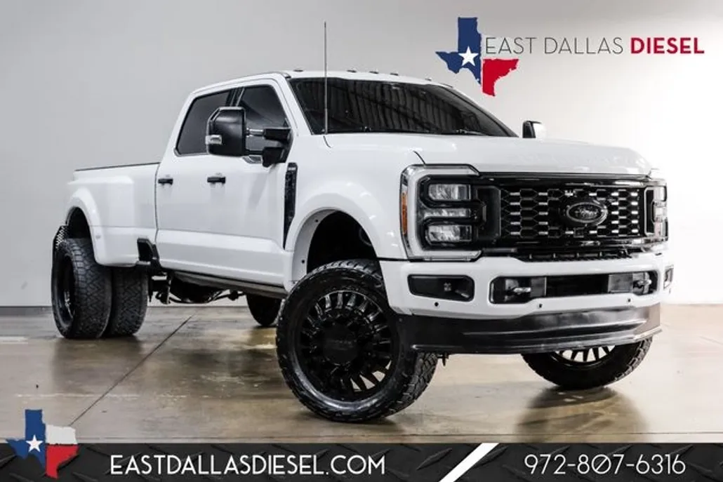 2023 Ford F-450 King Ranch photo 1