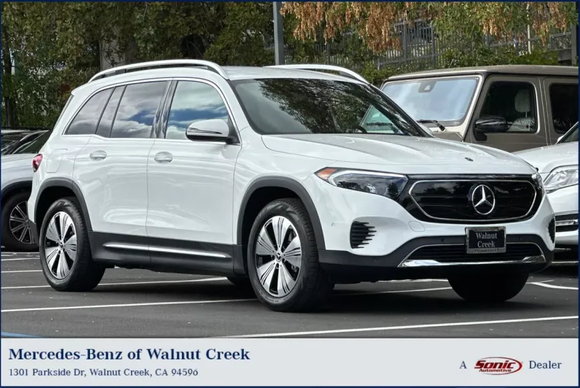 2023 Mercedes Benz EQB 300 4MATIC photo 1