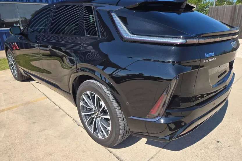 2024 Cadillac Lyriq Sport photo 1