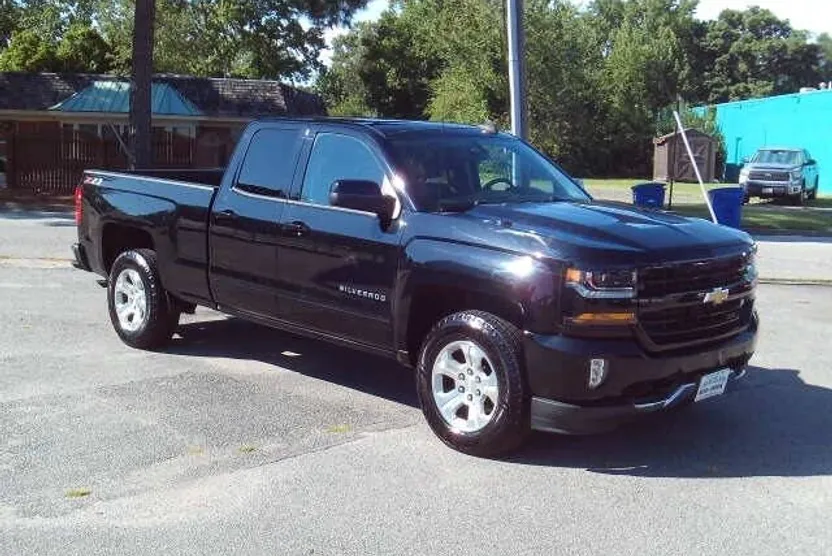 2018 Chevrolet Silverado 1500 LT Z71 photo 1