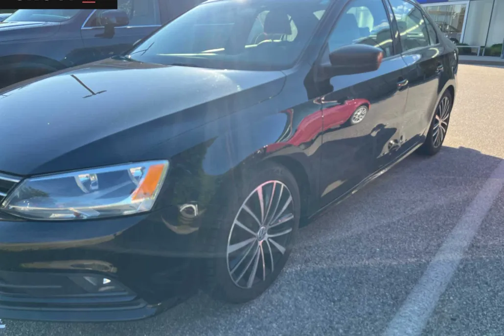 2016 Volkswagen Jetta 1.8T Sport photo 1