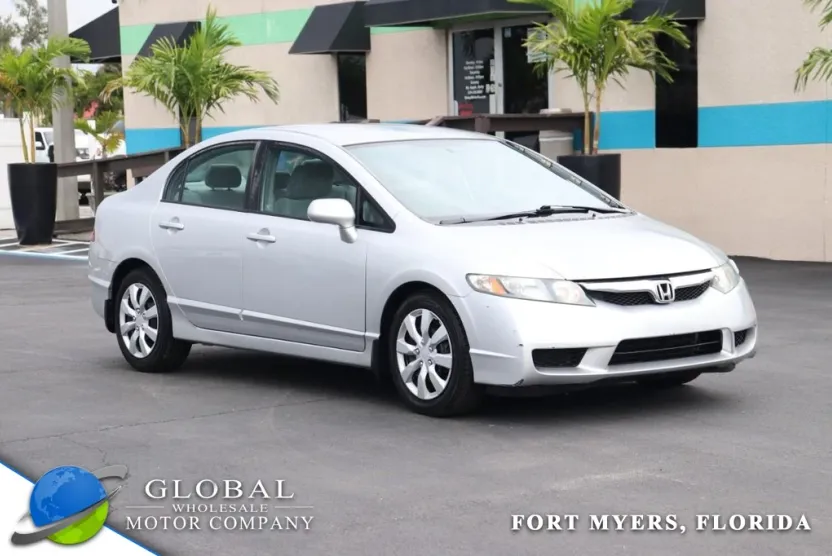2010 Honda Civic LX photo 1