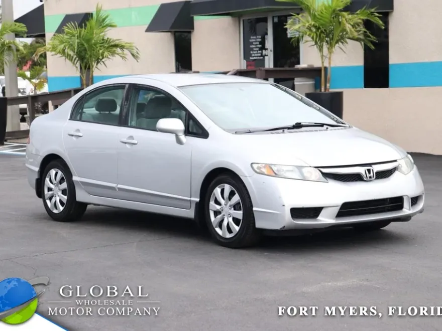 2010 Honda Civic LX photo 1