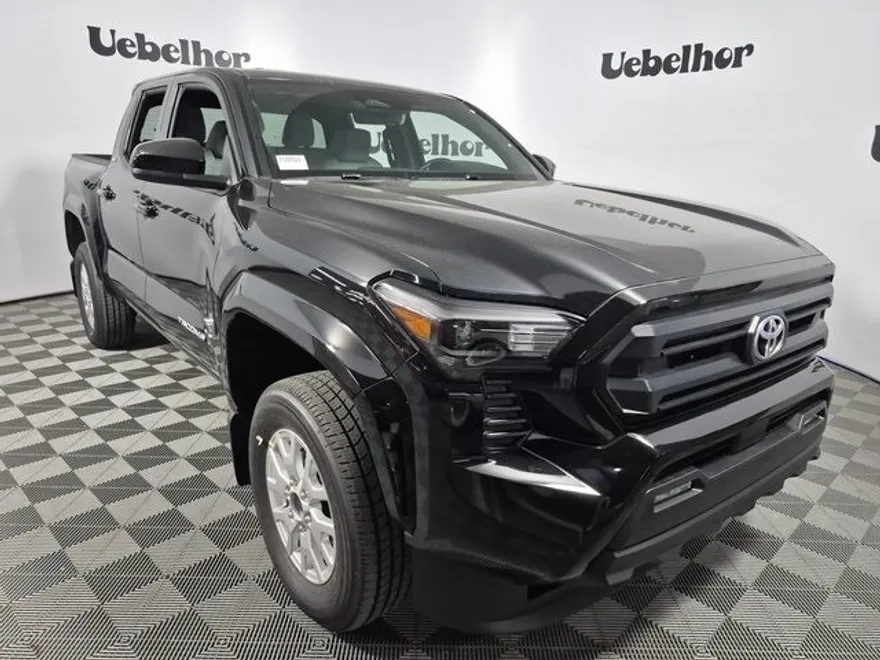 2025 Toyota Tacoma SR5 4x4 Double Cab photo 1