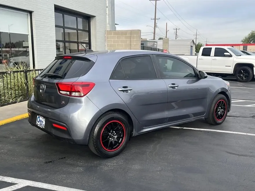 2019 Kia Rio S photo 1