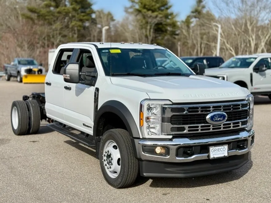 2025 Ford F-550 XL photo 1