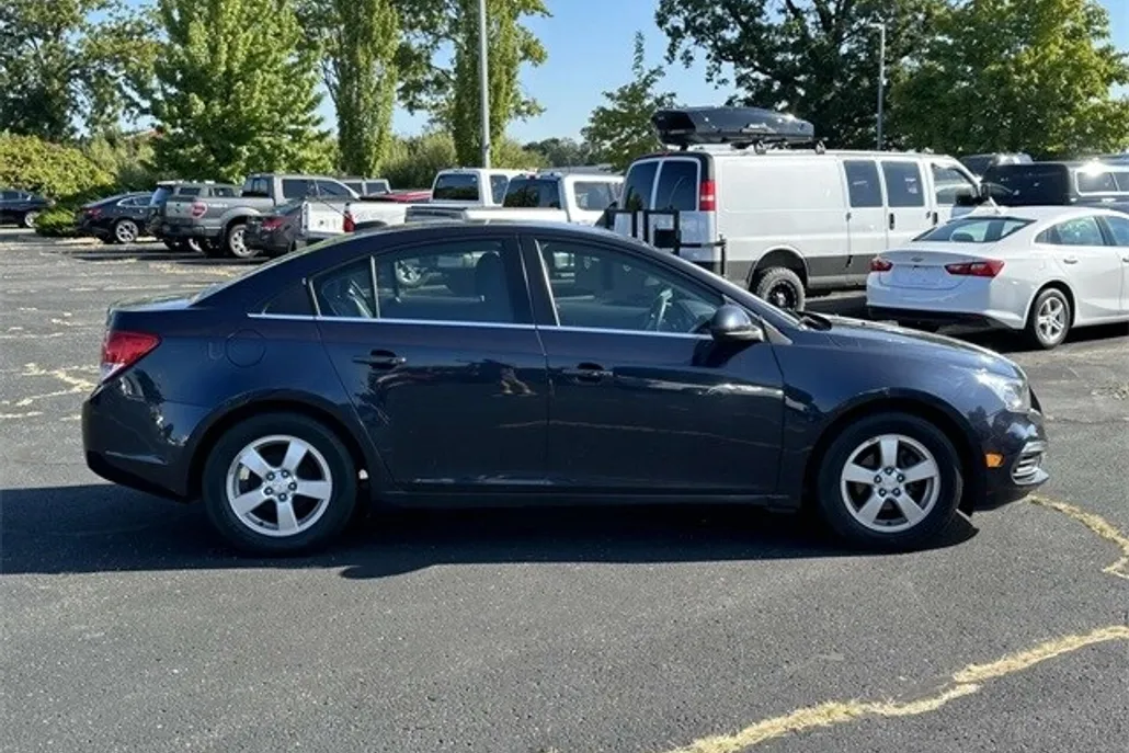 2015 Chevrolet Cruze photo 1