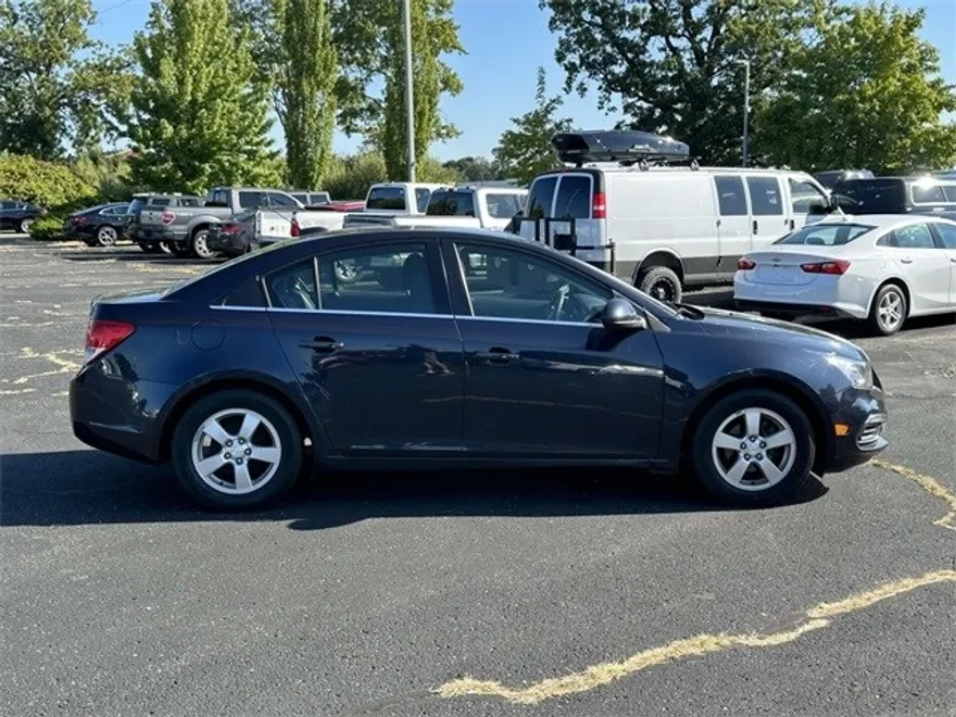 2015 Chevrolet Cruze photo 1