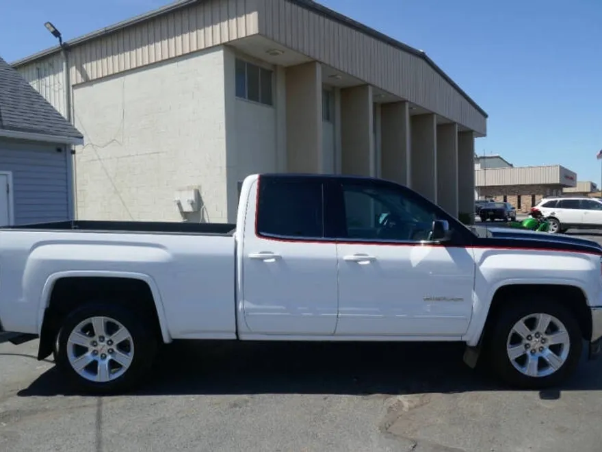 2015 Gmc Sierra 1500 SLE photo 1