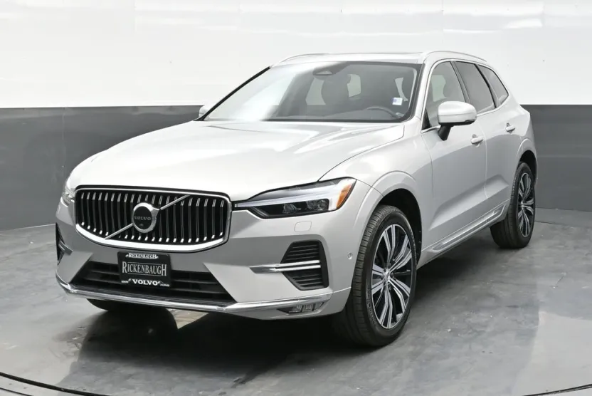2023 Volvo XC60 B5 Plus photo 1