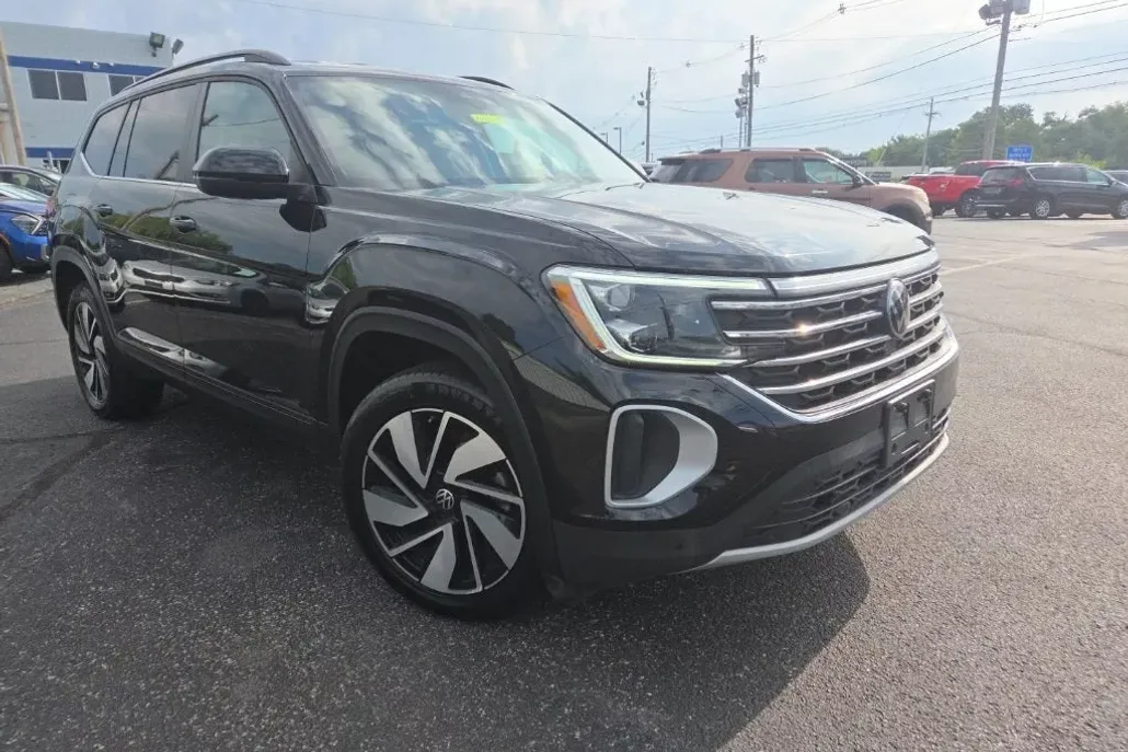 2024 Volkswagen Atlas SE Technology photo 1