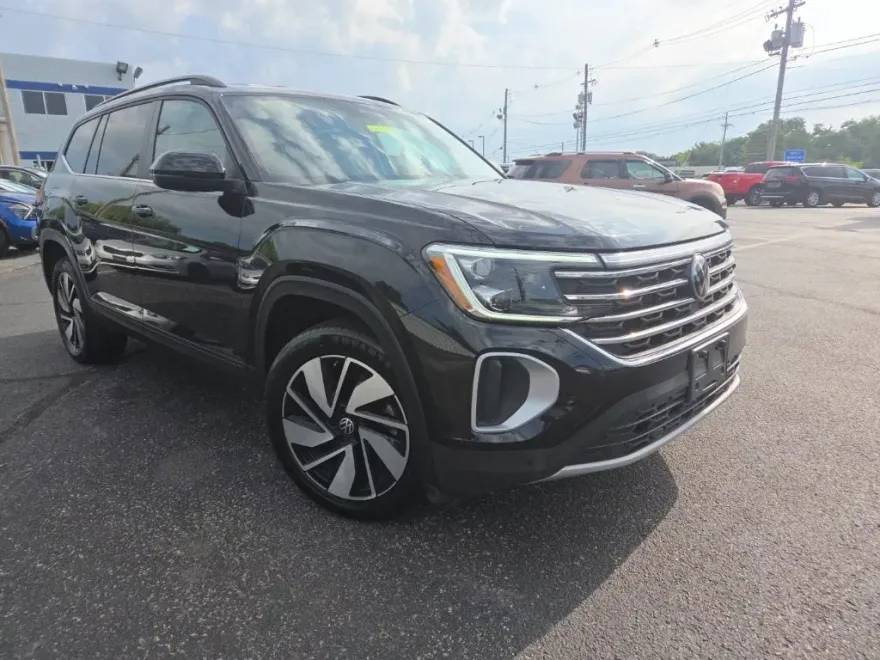 2024 Volkswagen Atlas SE Technology photo 1