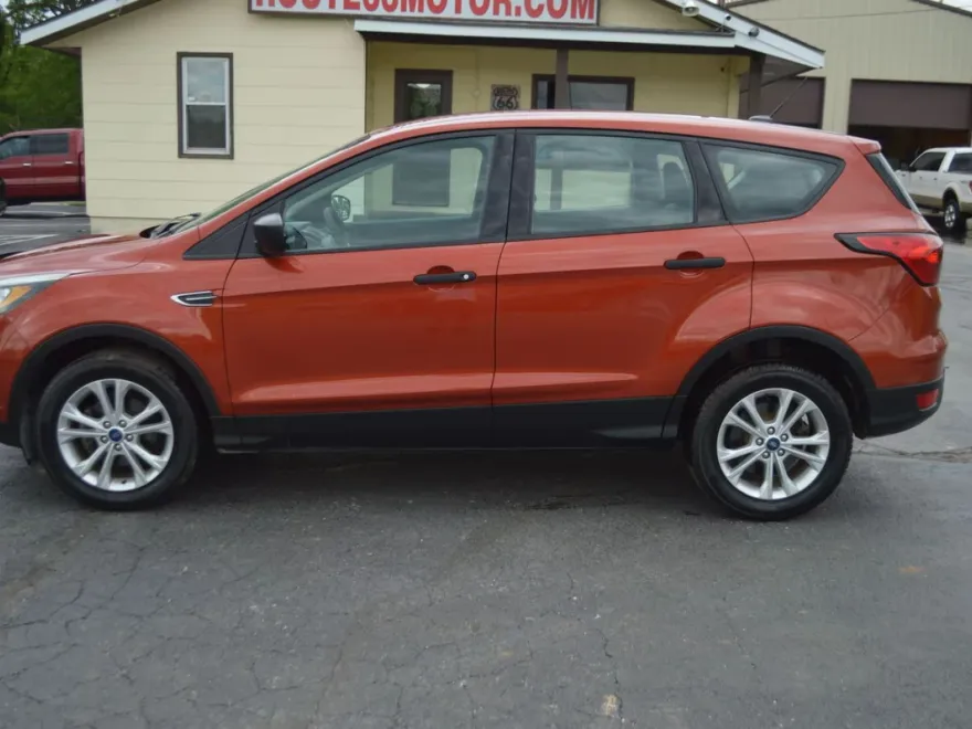 2019 Ford Escape Sport photo 1