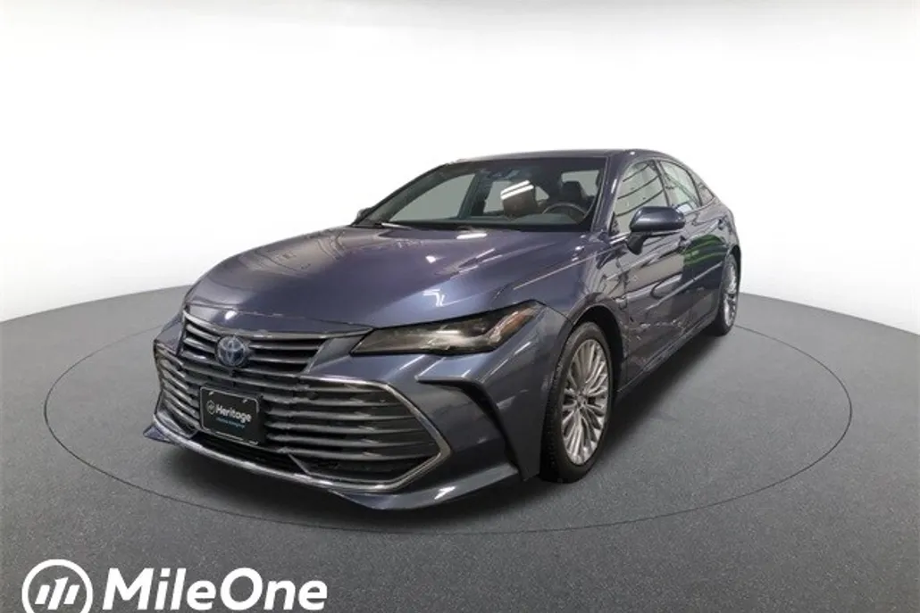 2020 Toyota Avalon Hybrid Limited photo 1