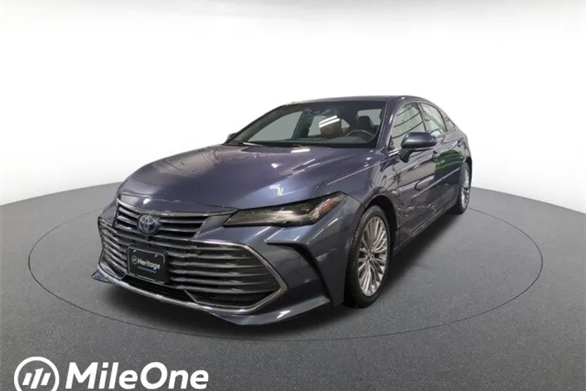 2020 Toyota Avalon Hybrid Limited photo 1