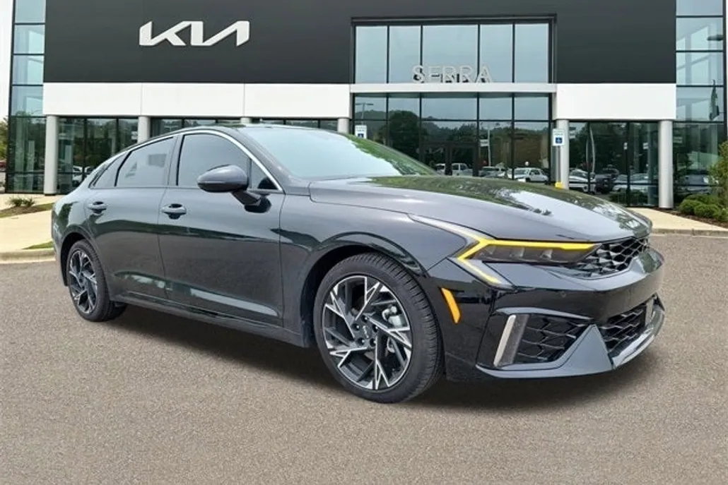 2025 Kia K5 GT-Line photo 1