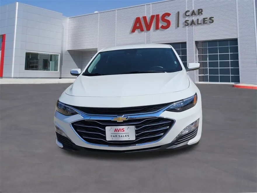 2024 Chevrolet Malibu 1LT photo 1