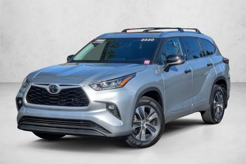 2020 Toyota Highlander XLE photo 1