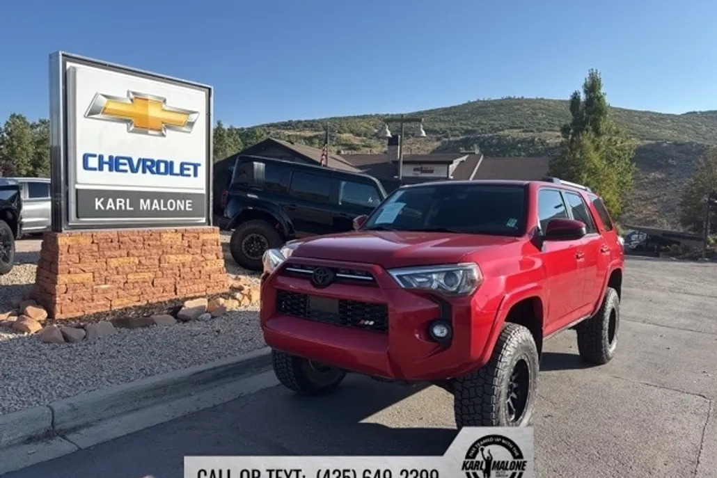 2023 Toyota 4Runner SR5 photo 1