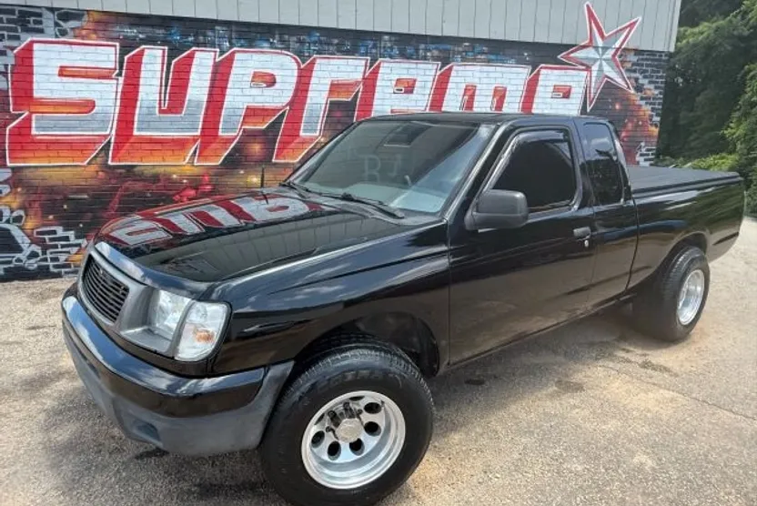1999 Nissan Frontier King Cab SE photo 1