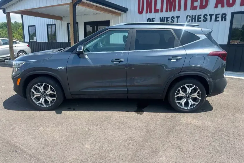 2021 Kia Seltos EX photo 1