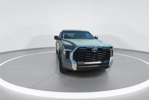 2022 Toyota Tundra SR5 CrewMax photo 3