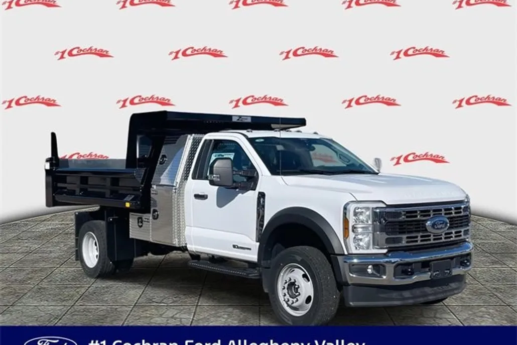 2025 Ford F-600 photo 1
