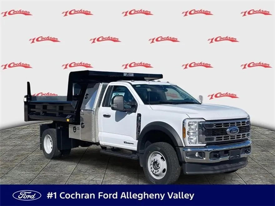 2025 Ford F-600 photo 1