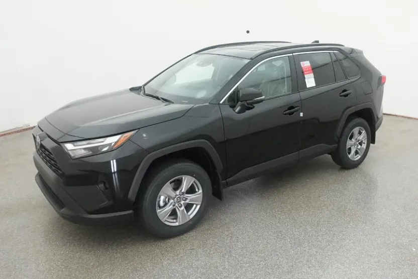 2025 Toyota RAV4 XLE photo 1
