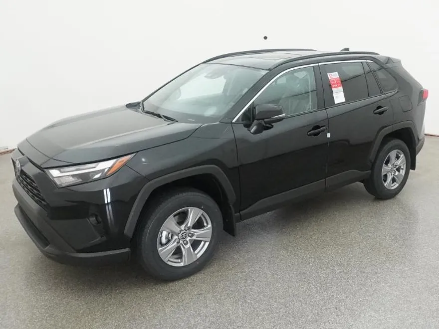 2025 Toyota RAV4 XLE photo 1