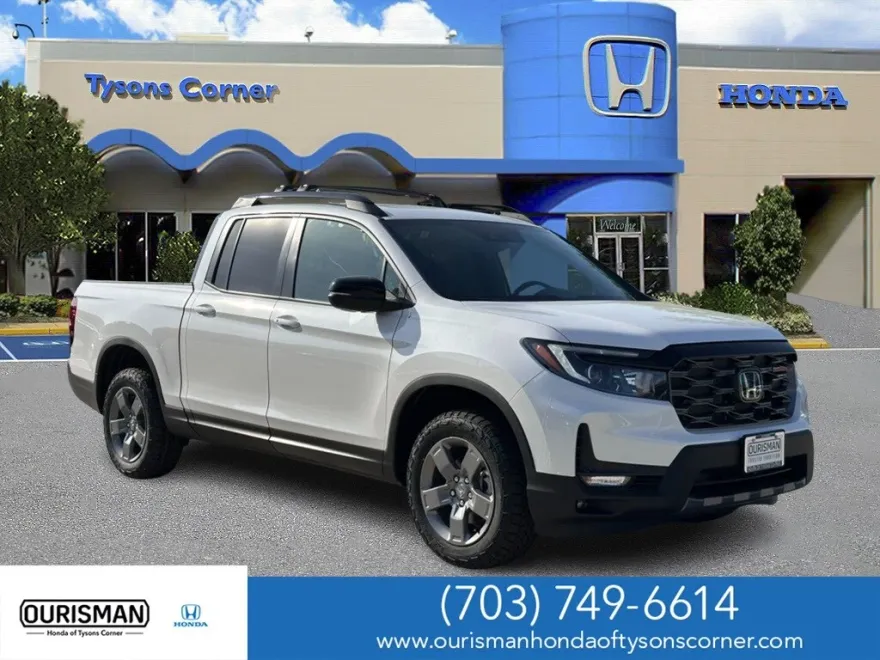 2025 Honda Ridgeline TrailSport photo 1