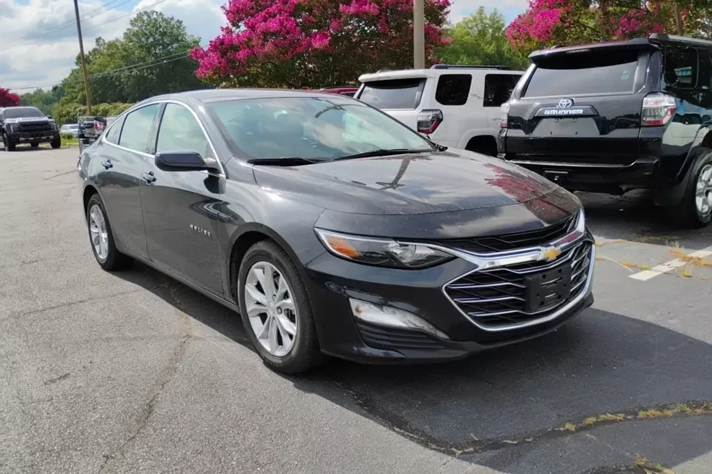 2023 Chevrolet Malibu 1LT photo 1