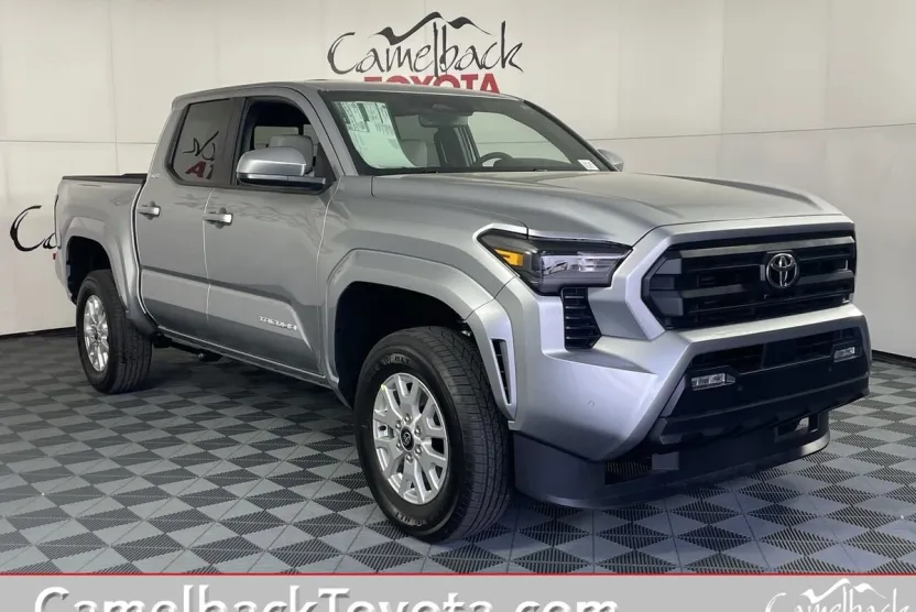 2025 Toyota Tacoma SR5 photo 1