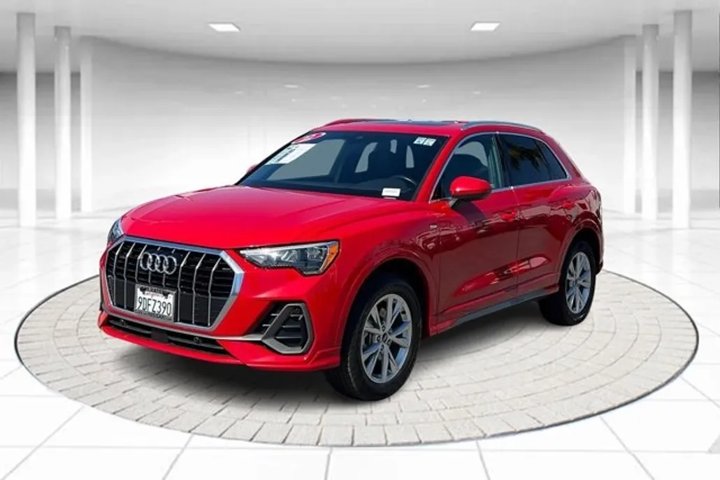 2022 Audi Q3 S line Premium Plus photo 1