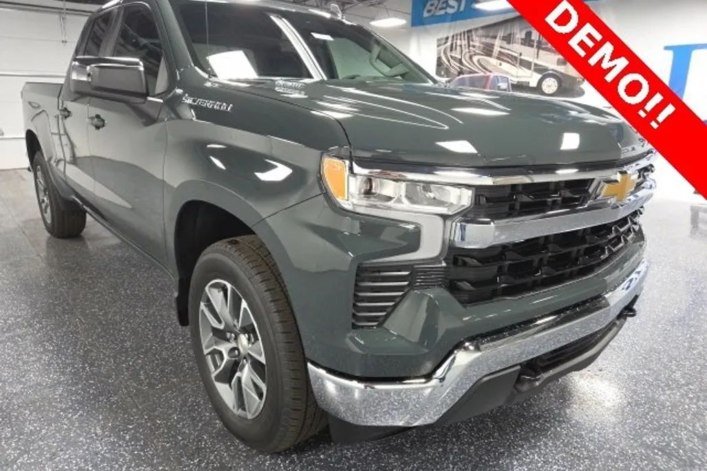 2026 Chevrolet Silverado 1500 LT photo 1