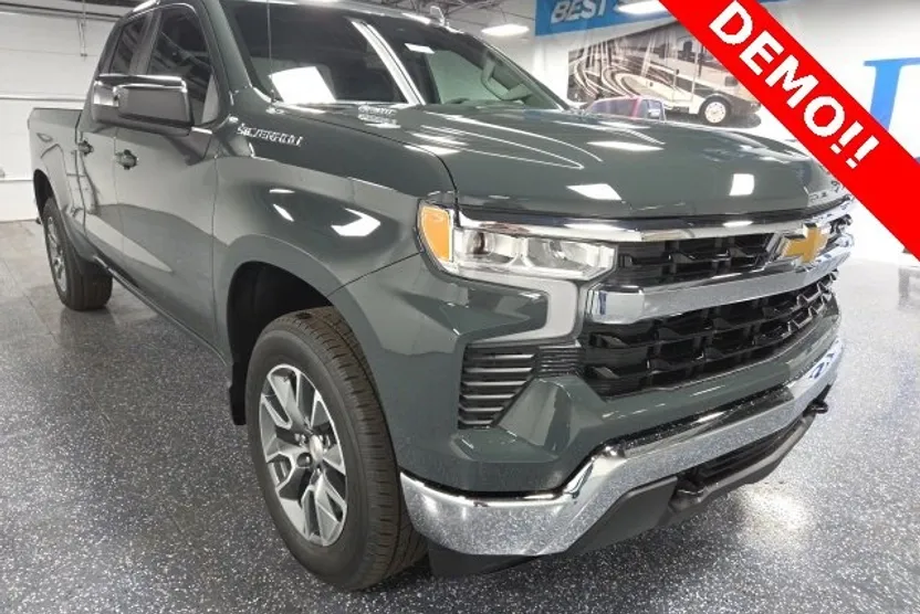 2026 Chevrolet Silverado 1500 LT photo 1