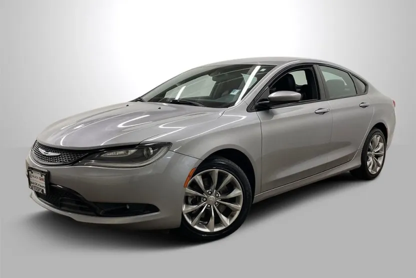 2015 Chrysler 200 S photo 1