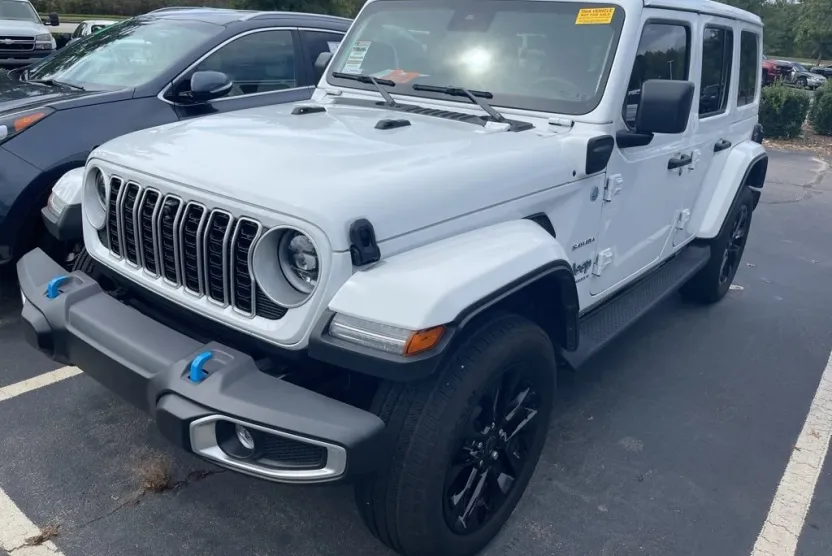 2024 Jeep Wrangler 4xe Sahara photo 1