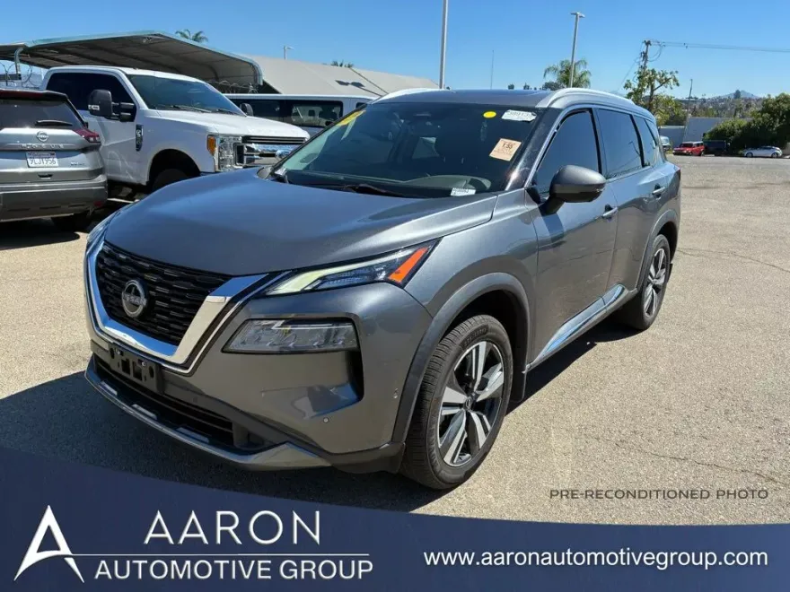 2023 Nissan Rogue SL photo 1