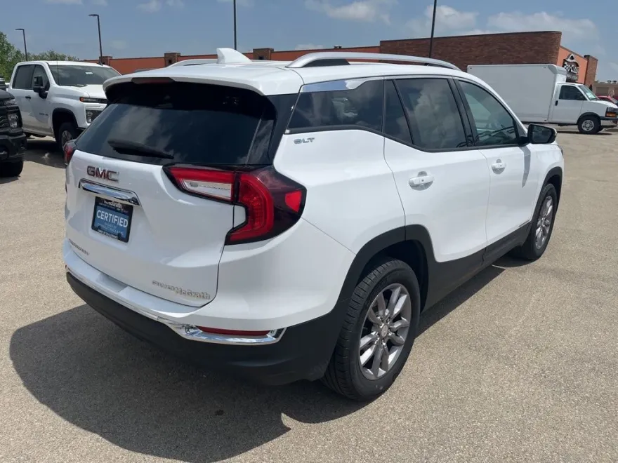 2024 Gmc Terrain SLT photo 1