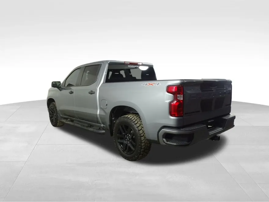 2024 Chevrolet Silverado 1500 Custom photo 1