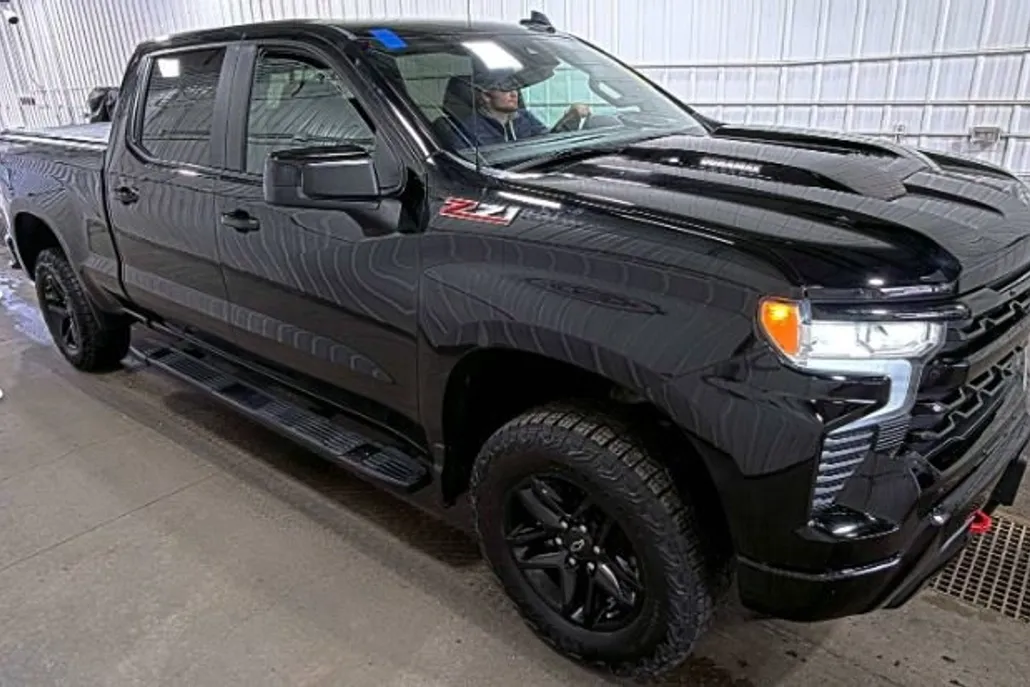 2024 Chevrolet Silverado 1500 LT Trail Boss photo 1
