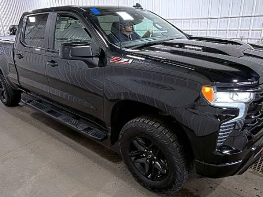 2024 Chevrolet Silverado 1500 LT Trail Boss photo 1