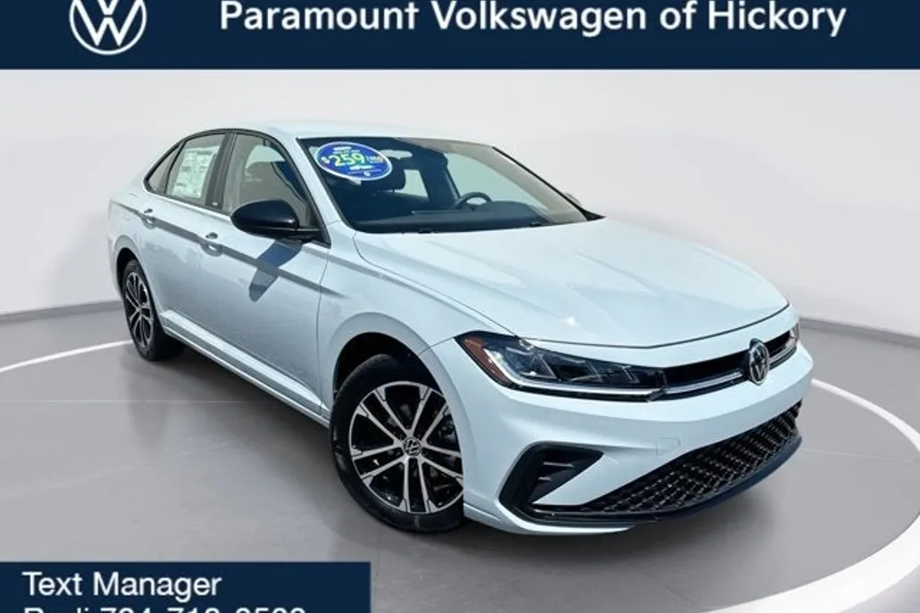 2025 Volkswagen Jetta Sport photo 1