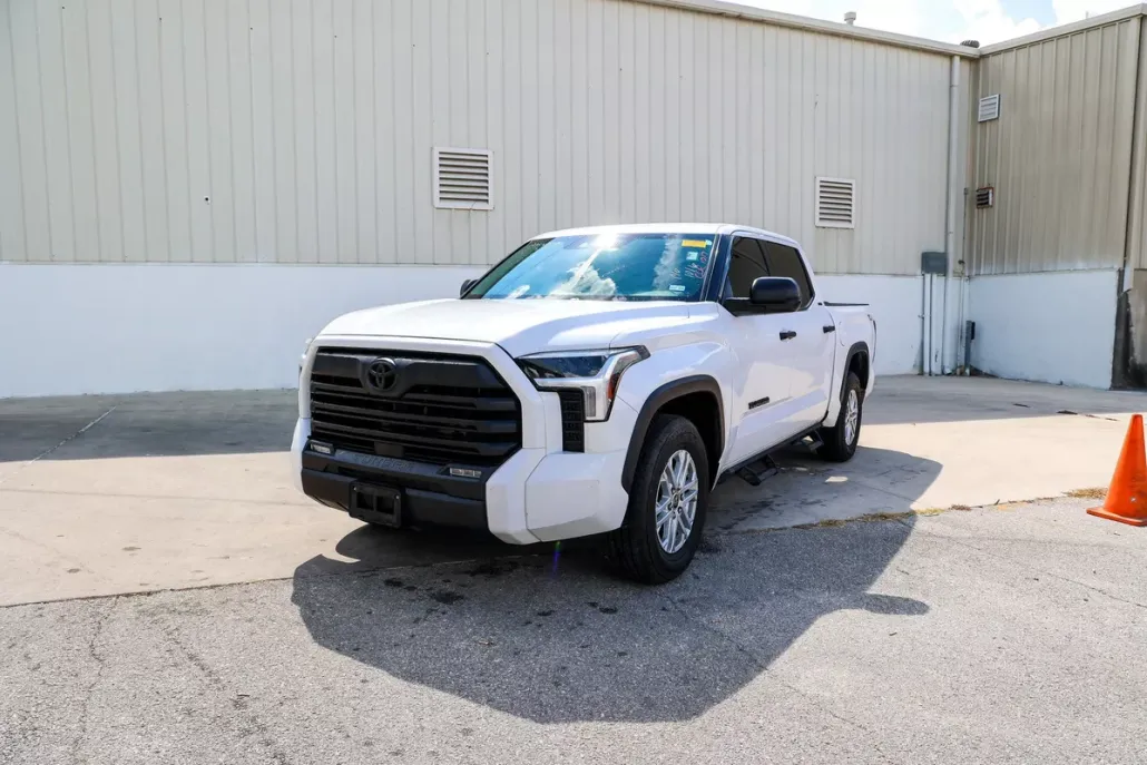 2022 Toyota Tundra SR5 photo 1