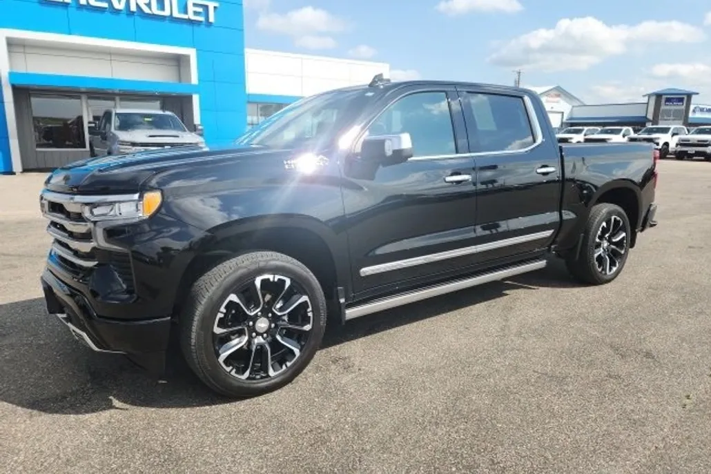 2025 Chevrolet Silverado 1500 High Country photo 1