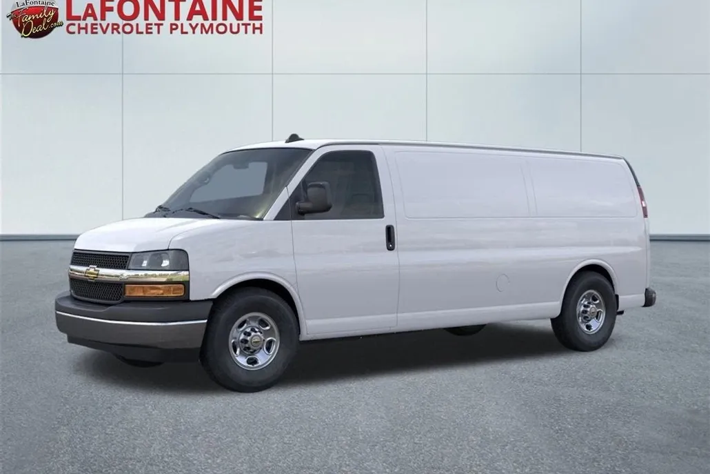 2025 Chevrolet Express Cargo 3500 photo 1