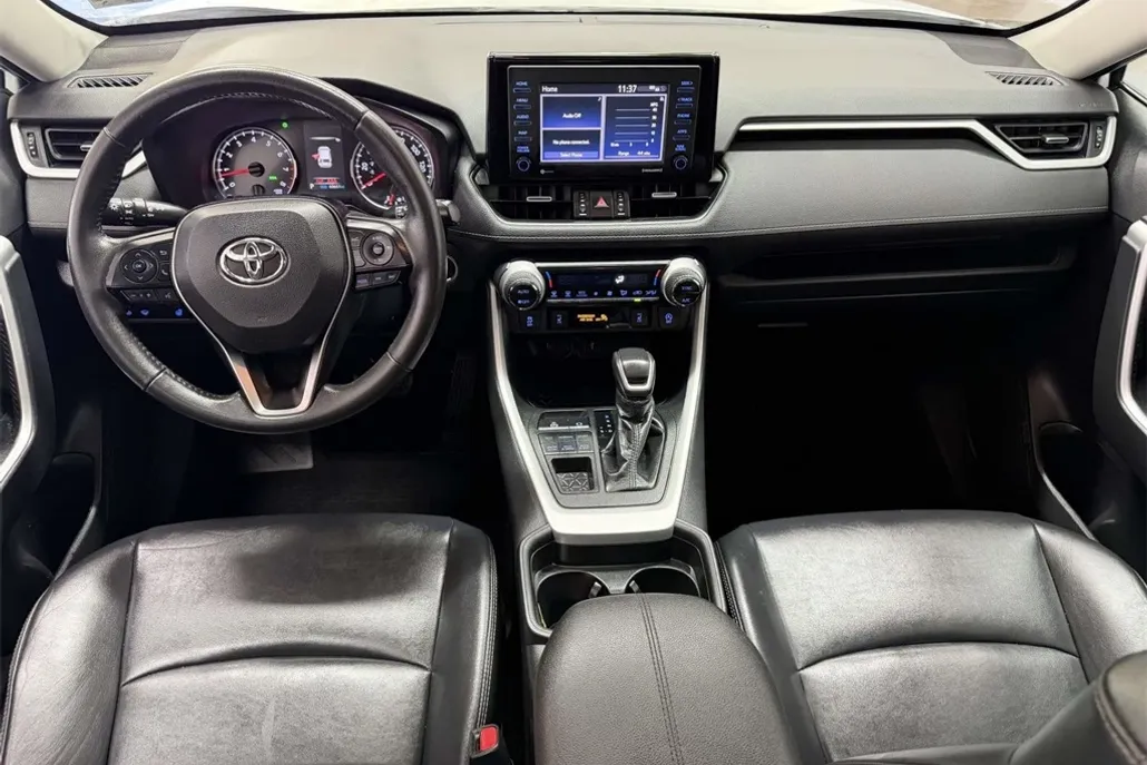 2020 Toyota RAV4 XLE Premium photo 1