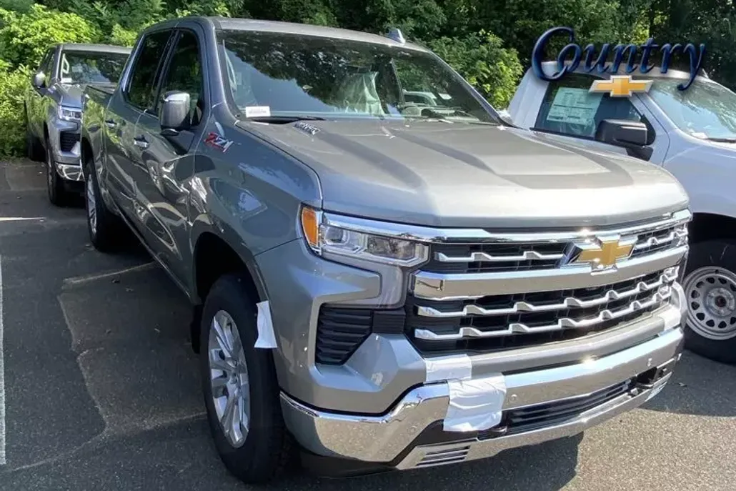 2025 Chevrolet Silverado 1500 LTZ photo 1