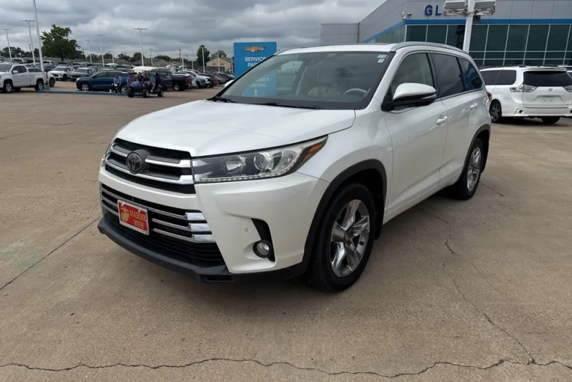 2017 Toyota Highlander Limited photo 1